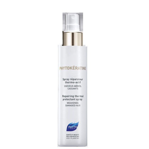 Phytosolba Спрей Phytokeratine термо-актиф 150млP440 Phytosolba Спрей Phytokeratine термо-актиф 150млP440Лаборатории PHYTOSOLBA разработали уникальную специфическую формулу, защищающую волосы от вредного воздействия горячего воздуха и поверхностей при высушивании и укладке волос: формула с восстанавливающим действием проявляет свою активнось при повышении температуры, особенно эффективна при горячей сушке и укладке и превращает эти процессы, повреждающие волосы, в процесс ухода за ними.Растительный кератин и гиалуроновая килота подобно инъекции глубоко проникают в самое сердце волос, восстанавливая их изнутри, и сохраняют необходимый уровень увлажнения на их поверхности во время процесса горячей укладки. Церамиды заполняют мелкие поврежденные участки, закрывают и разглаживают чешуйки кутикулы, придавая гладкость поверхности волос.Преимущества продукта:- Термо-защита- Восстановление структуры волос- Защита от повреждений- Придает волосам гладкость шелка- Облегчает расчесывание- Облегчает укладку- Не утяжеляет волосы. Подходит даже для тонких волос.