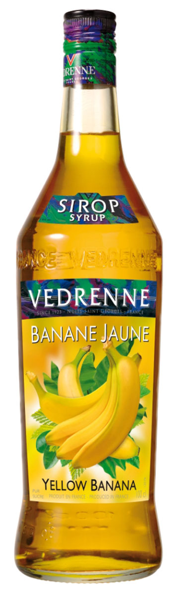 Vedrenne Желтый Банан сироп, 1 лSVDRBE-010B01 Vedrenne Желтый Банан сироп, 1 лSVDRBE-010B01Фруктовый сироп Желтый банан – это универсальная сладкая добавка, которую можно использовать как для приготовления блюд, так и для напитков.Сиропы изготавливаются на основе натурального растительного сырья, фруктовых и ягодных соков прямого отжима, цитрусовых настоев, а также с использованием очищенной воды без вредных примесей, что позволяет выдержать все ценные и полезные свойства натуральных фруктово-ягодных плодов и трав. В состав сиропов входит только натуральный сахар, произведенный по традиционной технологии из сахарозы. Благодаря высокому содержанию концентрированного фруктового сока, сиропы Vedrenne обладают изысканным ароматом и натуральным вкусом, являются эффективным подсластителем при незначительной калорийности. Они оптимизируют уровень влажности и процесс кристаллизации десертов, хорошо смешиваются с другими ингредиентами и способствуют улучшению вкусовых качеств напитков и десертов.Сиропы Vedrenne разливаются в стеклянные бутылки с яркими этикетками, на которых изображен фрукт, ягода или другой ингредиент, определяющий вкусовые оттенки того или иного продукта Vedrenne. Емкости с сиропами Vedrenne герметичны, поэтому не позволяют содержимому контактировать с микроорганизмами и другими губительными внешними воздействиями. Кроме того, стеклянные бутылки выглядят оригинально и стильно.В настоящее время компания Vedrenne считается одним из лучших производителей высококлассных сиропов, отличающихся натуральным вкусом, а также насыщенным ароматом и глубоким цветом. Фруктовые сиропы Vedrenne пользуются большой популярностью не только во Франции (где их широко используют как в сегменте HoReCa, так и в домашних условиях), но и экспортируются более чем в 50 стран мира. Цвет: золотисто-желтыйАромат: насыщенный, натуральный, фруктовый, со сливочными нотамиВкус: выразительный, нежный, сладкий вкус спелого бананаРецепт коктейля Банановый ЛимонадИнгредиенты:10 мл сиропа Vedrenne Желтый Банан;10 мл лимонного сока;лимонад доверху;1 долька киви;лёд.Способ приготовления:Поместить киви в бокал хайбол, подавить мадлером, заполнить бокал крошеным льдом, добавить остальные ингредиенты, аккуратно размешать барной ложечкой.