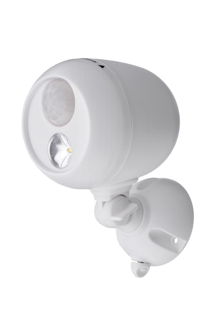 Светильник уличный MrBeams MB330, беспроводной, с датчиками движения и освещенности LED прожектор, 140 люмен, белый, 3 х DMB330 Светильник уличный MrBeams MB330, беспроводной, с датчиками движения и освещенности LED прожектор, 140 люмен, белый, 3 х DMB330Беспроводной LED прожектор с датчиками движения и освещенности Варианты применения: для использования внутри помещения и на улице. Подсветка в любом нужном месте - кладовка, подвал, участок, гараж, ворота, беседка, детская площадка. Яркость: 140 люмен, Цвет Белый (5000K)Площадь освещения: 38 кв. метраДатчик движения: дистанция срабатывания: 5- 10 метров Датчик освещенности: активация работы светильника только в темнотеТаймер отключения при отсутствии движения: 30 секунд.Время работы на одном комплекте батареек: 1 год работы ежедневного типового использования или до 40 часов непрерывной работыПитание: 3 щелочные батарейки типа D (1.5 В) Простота монтажа/демонтажа: Крепление саморезами (в комплекте).Безопасность: Отсутствие электрической проводки, корпус защищен от случайного проникновения маленьких детей.Надежность: срок службы LED до 30000 часов. Высококачественный пластик с защитой от ультрафиолетовых лучей – не выгорает под солнцем.Размеры (Ш*В*Г): 9,8 * 16,5 * 11,4 смВес: 29 г (без батареек)