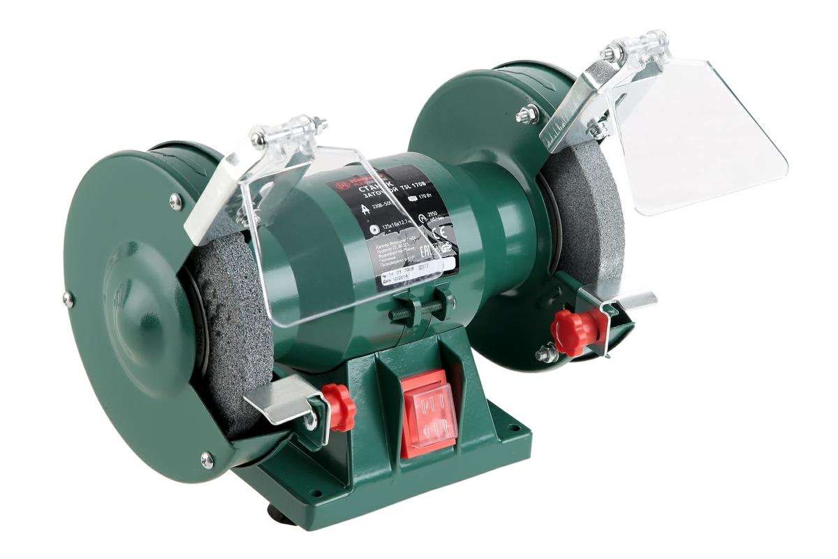 Точило Hammer Flex TSL170B186917 Точило Hammer Flex TSL170B186917Точило Hammer Flex TSL170B предназначено для заточки и шлифовки. Станок оснащен электродвигателем и абразивными дисками, и мастеру не нужно прилагать усилия для перемещения точильного диска, он вращается самостоятельно. Затачиваемый инструмент фиксируется на устройстве с помощью двух винтов. Благодаря качественной и своевременной заточке можно существенно повысить производительность и защитить от выхода из строя режущие инструменты. Модель Hammer Flex TSL170B предназначена для использования в домашней мастерской. Оснащена абразивными дисками диаметром 125 мм и шириной 16 мм. Установочный диаметр суппорта 12,7 мм. Все вращающиеся детали защищены кожухами. Потребляемая инструментом мощность составляет 170 Вт при скорости 2950 об/мин. Вес собранного точила 5 кг. Резиновые ножки не дают станку скользить во время краткосрочных операций. Корпус можно жестко закрепить, используя штатные монтажные отверстия. Положение опорных кронштейнов можно менять, чтобы обеспечить упор затачиваемого изделия под нужным углом. Регулируемые по высоте искроуловители одновременно служат опорой для прозрачных защитных экранов. При правильной установке ударостойкое стекло обезопасит лицо от попаданий частиц абразива и металла. Особенности: - Абразивные круги в комплекте поставки- Два посадочных места для абразивных кругов - Возможность регулировки опорных кронштейнов - Двухпозиционные выключатели в пыле- и влагозащищенном исполнении- Возможность крепления к верстаку- Прозрачные защитные экраныТехнические характеристики: Круг: 125 х 16 х 12,7 мм. Диаметр круга: 125 мм. Толщина круга: 16 мм. Посадочный диаметр: 12,7 мм.