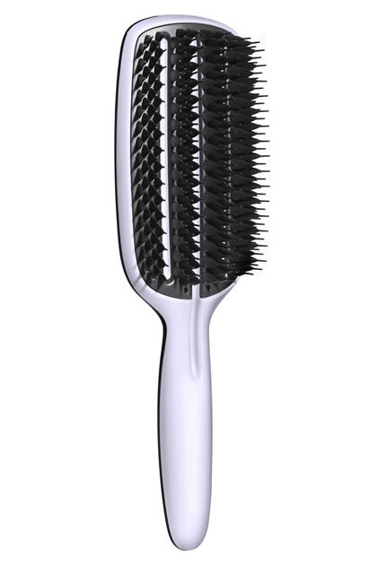 Tangle Teezer Расческа для волос Blow-Styling Full Paddle370206 Tangle Teezer Расческа для волос Blow-Styling Full Paddle370206Tangle Teezer - оригинальная профессиональная расческа для расчесывания волос, которая позволит вам с легкостью всего за одну минуту без рывков и напряжения расчесать мокрые или окрашенные волосы, не причиняя им вреда. Эта расческая делает легким и приятным расчесывание даже спутанных волос!Товар сертифицирован.