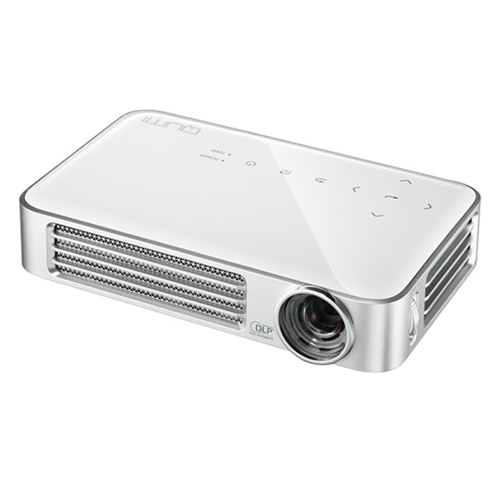 Vivitek Qumi Q6, White мультимедийный проектор22883 Vivitek Qumi Q6, White мультимедийный проектор22883Проектор Qumi Q6 - это HD разрешение, расширенные возможности беспроводного подключения источников сигнала и стильный внешний вид. При этом, вы с легкостью уберете Q6 в карман пиджака!Новинка специально разработана для полной совместимости с различными мобильными устройствами и прекрасно подойдет тем, кто желает демонстрировать контент на экран с диагональю 100 дюймов.Проектор обладает высоким световым потоком в 800 ANSI Lm и контрастностью 30 000:1. В качестве источника света Qumi Q6 использует светодиоды с временем непрерывной работы 30 000 часов, а это многие годы уверенной работы без снижения яркости и качества цветопередачи.В Qumi Q6 установлен порт MHL, позволяющий передавать цифровой контент со смартфонов и планшетов. Встроенный медиаплеер понимает огромное количество различных форматов видео, аудио, файлов изображения и электронных документов.Для тех, кто хочет использовать Q6 без источника сигнала, отличную службу сослужат встроенные 4 GB флеш-памяти, куда можно перенести все необходимое.Модуль Wi-Fi для беспроводного соединения с источником сигнала уже встроен в проектор и позволяет проецировать несжатый HD сигнал с устройств как на основе Android, так и iOS.Управление проектором можно, также, осуществлять с мобильного устройства Android или Apple, используя специальное, бесплатное приложение.В дополнении к широчайшему списку возможностей новинки добавляется встроенный 2-ваттный динамик, позволяющий просматривать мультимедийный контент без использования отдельной аудиосистемы.Встроенный просмоторщик документов MS Office и Adobe PDFПроецирование контента с внешних флеш-дисков или из встроенной флеш-памятиИспользование до 4 внешних источников сигнала одновременно с трансляцией на экран в режиме сплит картинки (требуется приложение EzCast Pro)Сенсорные кнопки управления на корпусе с подсветкойЧип: 0.45 DMDМаксимальное поддерживаемое разрешение: 1600x1200Проекционная система: DLPПроекционное отношение: 1.55 : 1Параметры объектива: F/1.9, f=15.3Зум, фокусировка: 1х, ручной фокусОффсет: 105%