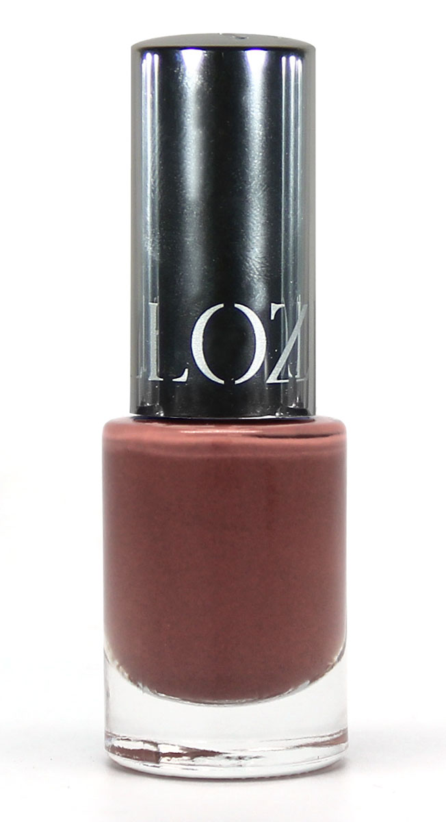 YZ Лак для ногтей GLAMOUR SMOKY, тон 16, 12 мл6316 YZ Лак для ногтей GLAMOUR SMOKY, тон 16, 12 мл6316В базе находится очень мелкий неблестящий чёрный шиммер. Нанесение лаков коллекции Smoky не вызывает неудобств — они не жидкие и быстро сохнут, легко самовыравниваются и не требуют топа. После высыхания остаются полностью глянцевыми.