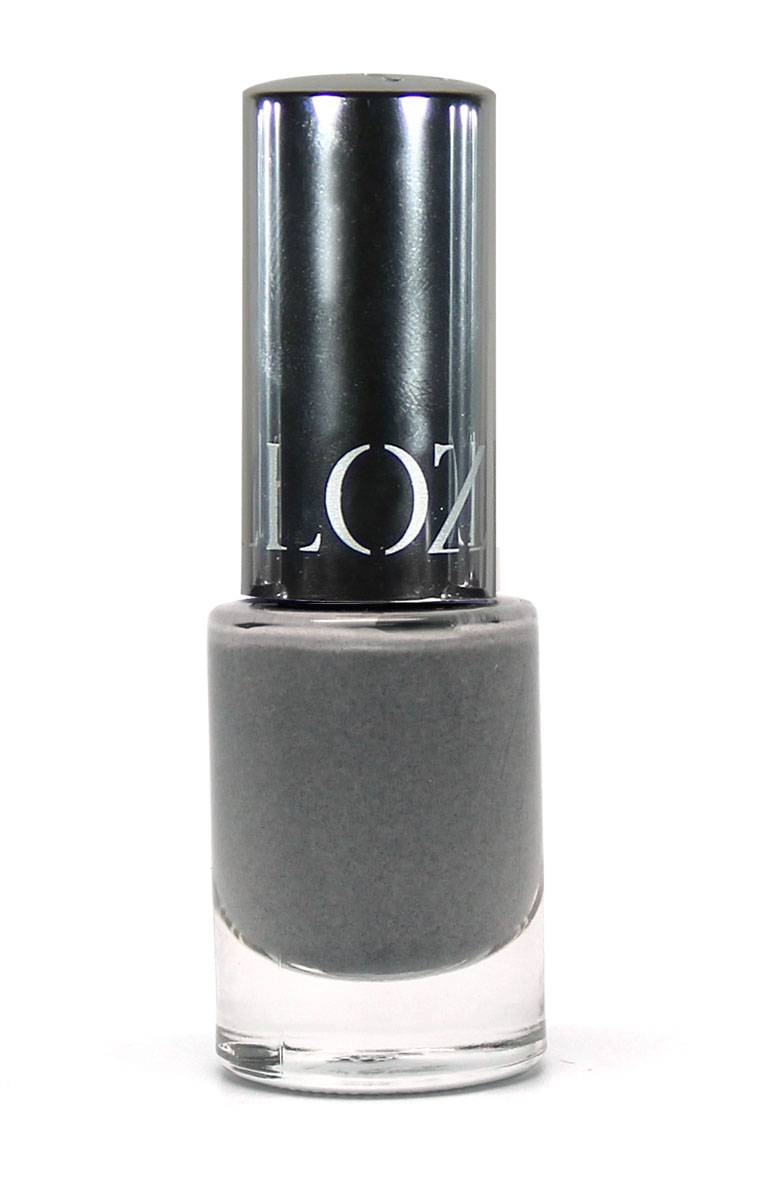 YZ Лак для ногтей GLAMOUR SMOKY, тон 19, 12 мл6319 YZ Лак для ногтей GLAMOUR SMOKY, тон 19, 12 мл6319В базе находится очень мелкий неблестящий чёрный шиммер. Нанесение лаков коллекции Smoky не вызывает неудобств — они не жидкие и быстро сохнут, легко самовыравниваются и не требуют топа. После высыхания остаются полностью глянцевыми.