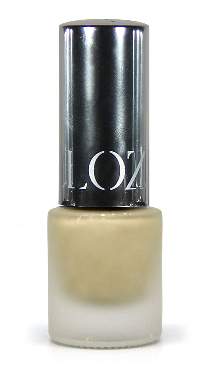 YZ Лак для ногтей GLAMOUR SILK, тон 24, 12 мл6324 YZ Лак для ногтей GLAMOUR SILK, тон 24, 12 мл6324Лак SILK это модный тренд сезона ВЕСНА. В линейке Yllozure Silk нежные краски пастели гармонично сочетаются с модными пастельными тонами одежды, а многие оттенки палитры отвечают и еще одному веянию моды - маникюр в тон пудры и в тон румян. Сочетание бархатистого матового покрытия и интенсивного перламутра отразит всю нежность тончайшего шелка. Кроме того, они хорошо смотрятся на модной в сезоне длине - коротких и средних ногтях. Для долговечности маникюра наносите его строго в соответствии со способом применения:1) нанесите Base дождитесь полного высыхания артикул 6170.2) нанесите первый слой лака Silk дождитесь полного высыхания;3) нанесите второй слой лака Silk, дождитесь полного высыхания;ВНИМАНИЕ: не наносите Top Coat, он портит оригинальный матовый пастельный эффект.