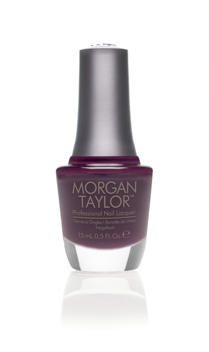 Morgan Taylor Лак для ногтей Royal Treatment/Королевская особа, 15 мл50051 Morgan Taylor Лак для ногтей Royal Treatment/Королевская особа, 15 мл50051Плотная ярко-фиолетовая эмаль.Эксклюзивная коллекция Morgan Taylor™ насыщена редкими и драгоценными составляющими. Оттенки основаны на светящихся жемчужинах, оловянных сплавах, мерцающем серебре и лучезарном золоте. Все пигменты перетерты в мельчайшую пыль и используются без разбавления другими красителями: в итоге лак получается благородным и дорогим.Наша обязанность перед мастером маникюра — предложить безопасное профессиональное цветное покрытие. Именно поэтому наши лаки являются BIG3FREE: не содержат формальдегида, толуола и дибутилфталата.В работе с клиентом лак должен быть безупречным — от содержимого флакона до удобства нанесения. Индивидуальный проект и дизайн — сочетание удобства в работе и оптимального веса флакона. Кристально-прозрачное итальянское стекло — это качество стекла позволяет вам видеть цвет лака без искажений, поэтому вопрос выбора цветного покрытия клиентом и мастером решается быстро и с легкостью. Удобный колпачок — воздушный, почти невесомый, он будто создан, чтобы вы держали его пальцами рук при нанесении лака. Особенная кисть — очень тонкие волоски кисти позволят вам почувствовать себя настоящим художником и наносить лак гладко и равномерно.