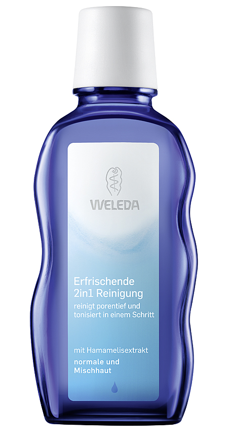 Weleda Освежающее очищающее средство 2 в 1 для лица 100 мл9572 Weleda Освежающее очищающее средство 2 в 1 для лица 100 мл9572Освежающее очищающее средство 2 в 1 За один прием нежный, как сливки лосьон, очищает нормальную и смешанную кожу, глубоко проникая в поры, и в то же время тонизирует ее. Свежий, цитрусовый аромат натуральных эфирных масел дарит удовольствие. Средство очищает и тонизирует кожу за один прием, улучшает её структуру. Комбинируется с сериями для ухода за кожей лица Weleda: Ирисовой, Миндальной, Розовой. Подходит для снятия макияжа. Кожа выглядит чистой, свежей и оптимально подготовлена для последующего ухода. При применении избегать область вокруг глаз. После применения смыть водой. Переносимость продукта подтверждена дерматологическими тестами. 100% натуральный состав. Свободен от синтетических ароматизаторов, красителей и консервантов, а также сырья на основе минеральных масел. Способ применения: взболтать перед применением. Использовать утром и вечером. Смочите средством увлажненный ватный диск и протрите лицо,избегая область глаз, шею и область декольте., Повторяйте до тех пор пока ватный диск не останется чистым. Затем ополосните лицо водой.