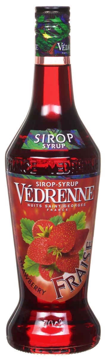 Vedrenne Клубника сироп, 0,7 лSVDRFR-070B01 Vedrenne Клубника сироп, 0,7 лSVDRFR-070B01Сироп Клубника добавляют в различные коктейли, лимонады, мороженое, кофе и холодный чай. Кстати, хозяйкам на заметку: клубничный сироп можно добавить в натуральные компоты.Сиропы изготавливаются на основе натурального растительного сырья, фруктовых и ягодных соков прямого отжима, цитрусовых настоев, а также с использованием очищенной воды без вредных примесей, что позволяет выдержать все ценные и полезные свойства натуральных фруктово-ягодных плодов и трав. В состав сиропов входит только натуральный сахар, произведенный по традиционной технологии из сахарозы. Благодаря высокому содержанию концентрированного фруктового сока, сиропы Vedrenne обладают изысканным ароматоми натуральным вкусом, являются эффективным подсластителем при незначительной калорийности. Они оптимизируют уровень влажности и процесс кристаллизации десертов, хорошо смешиваются с другими ингредиентами и способствуют улучшению вкусовых качеств напитков и десертов.Сиропы Vedrenne разливаются в стеклянные бутылки с яркими этикетками, на которых изображен фрукт, ягода или другой ингредиент, определяющий вкусовые оттенки того или иного продукта Vedrenne. Емкости с сиропами Vedrenne герметичны и поэтому не позволяют содержимому контактировать с микроорганизмами и другими губительными внешними воздействиями. Кроме того, стеклянные бутылки выглядят оригинально и стильно.В настоящее время компания Vedrenne считается одним из лучшихпроизводителей высококлассных сиропов, отличающихся натуральным вкусом, а также насыщенным ароматом и глубоким цветом. Фруктовые сиропы Vedrenne пользуются большой популярностью не только во Франции (где их широко используют как в сегменте HoReCa, так и в домашних условиях), но и экспортируются более чем в 50 стран мира.Цвет: глубокий красныйАромат: насыщенный, душистый аромат свежих ягод клубникиВкус: натуральный, яркий вкус с нотами клубникиРецепт коктейля Арбузный физИнгредиенты:20 мл сиропа Vedrenne Клубника;40 мл джина;1 долька арбуза;20 мл лимонного сока;2 чайные ложки сахара;крошеный лёд.Способ приготовления:В бокал положить мякоть арбуза, предварительно удалив косточки. Добавить сахар, сироп. Ингредиенты подавить мадлером в бокале. Добавить крошеный лёд до края бокала. Поверх льда налить джин. Перемешать барной ложкой (вместо арбуза можно использовать другие фрукты).