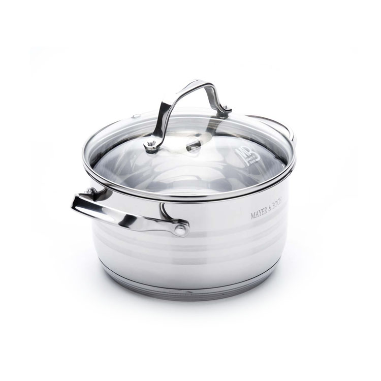 Кастрюля Mayer & Boch с крышкой, 2,7 л. 2340023400 Кастрюля Mayer & Boch с крышкой, 2,7 л. 2340023400Кастрюля Mayer & Boch изготовлена из высококачественной нержавеющей стали. Комбинация матовой и зеркальной полировки внешнего покрытия придает изделию особо эстетичный стильный вид. Внутренняя поверхность идеально ровная, что значительно облегчает мытье. Энергосберегающее капсульное алюминиевое дно быстро и равномерно распределяет тепло. Кастрюля оснащена двумя удобными ручками. Крышка из термостойкого стекла снабжена металлическим ободом, удобной ручкой и отверстием для выпуска пара. Такая крышка позволяет следить за процессом приготовления пищи без потери тепла. Она плотно прилегает к краю кастрюли, сохраняя аромат блюд. Внутренние стенки кастрюли имеют отметки литража. Подходит для использования на всех типах плит, включая индукционные. Также можно мыть в посудомоечной машине.Диаметр кастрюли (по верхнему краю): 18 см. Ширина кастрюли (с учетом ручек): 26,5 см. Высота стенки: 10,6 см. Толщина стенки: 0,5 мм. Толщина дна: 3 мм.Диаметр индукционного диска: 15,5 см.