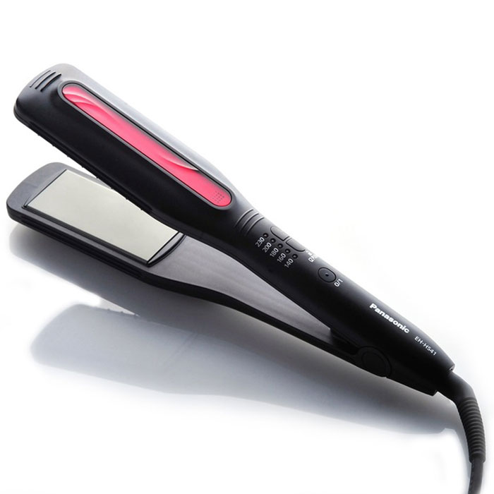 Panasonic EH-HS41-K865 выпрямитель для волосEH-HS41-K865 Panasonic EH-HS41-K865 выпрямитель для волосEH-HS41-K865Выпрямитель для волос Panasonic EH-HS41-K865 работает от сети, имеет 5 настроек температуры и ее автоматическую блокировку. Широкие пластины с керамическим покрытием и равномерным распределением тепла не повреждают волосы во время укладки и придают им блеск. Время нагрева прибора составляет всего 15 секунд - и вы сразу можете приступить к укладке.Защита от перегреваБлокировка кнопокЗубчики на выпрямителеПластины 85 х 40 мм