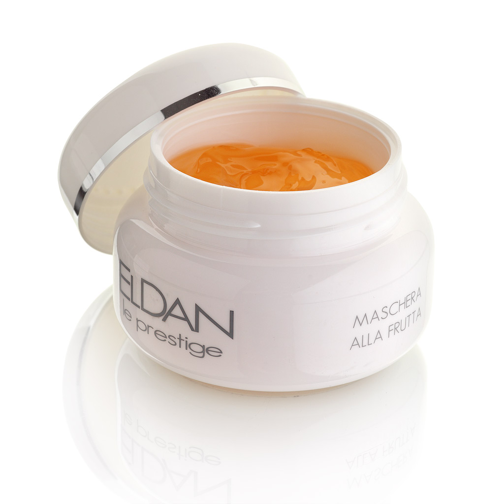 ELDAN cosmetics Фруктовая маска для лица Le Prestige, 100 млELD-26 ELDAN cosmetics Фруктовая маска для лица Le Prestige, 100 млELD-26Маска-гель нежной тающей текстуры обладает увлажняющим, противовоспалительным смягчающим и капилляроукрепляющим действием. Мгновенно снимает красноту и дискомфорт при солнечных ожогах, после гликолевых пилингов и мезотерапии. Устраняет шелушение и раздражение, восстанавливает естественный уровень увлажненности кожи, повышает ее тонус.