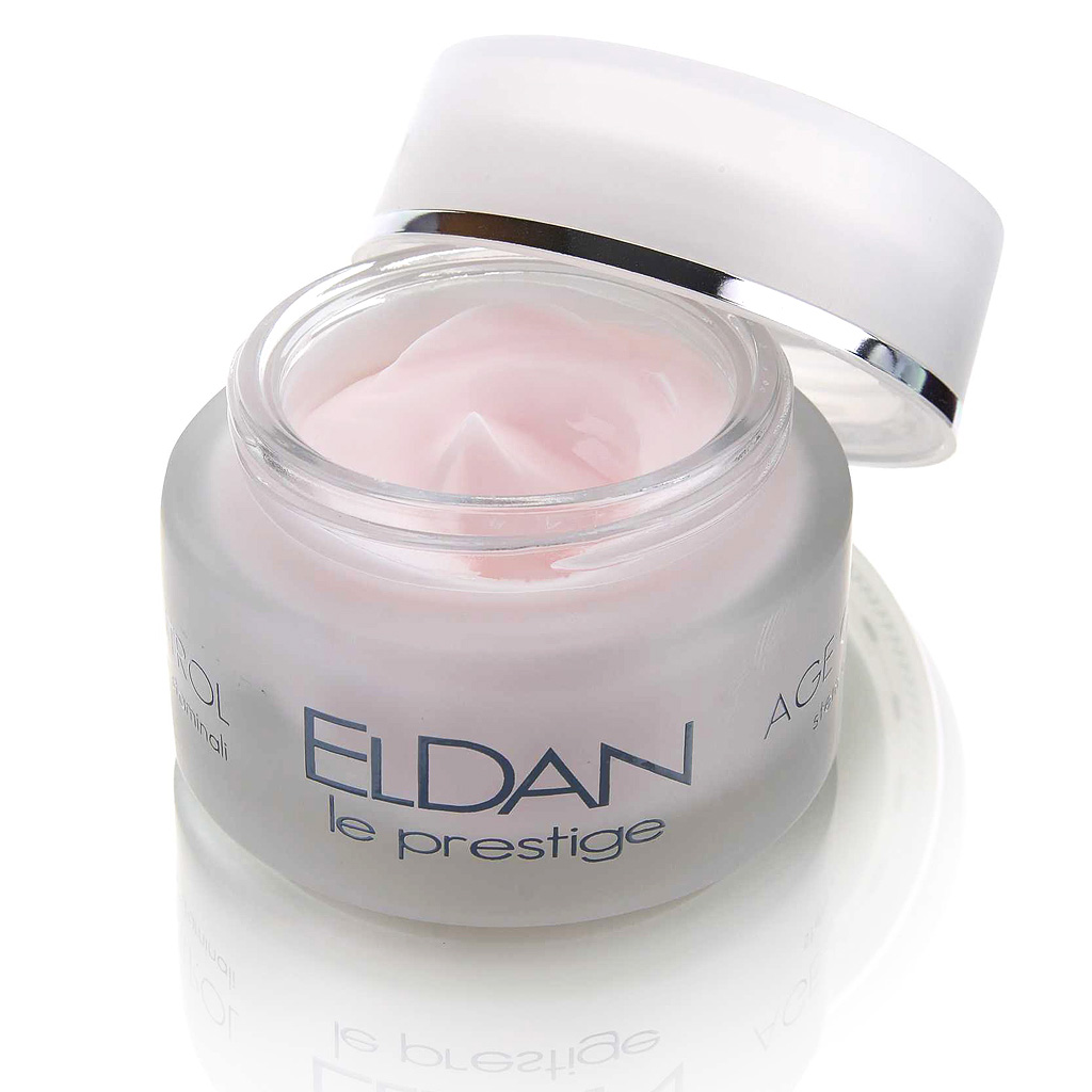ELDAN cosmetics Крем 24 часа Клеточная терапия для лица Le Prestige, 50 млELD-150 ELDAN cosmetics Крем 24 часа Клеточная терапия для лица Le Prestige, 50 млELD-150Позволяет приостановить процессы преждевременного старения, стимулирует синтез структурных белков дермы, повышает упругость и эластичность кожи, обеспечивает стойкий лифтинг-эффект. Содержит экстракт культуры растительных стволовых клеток швейцарской яблони, который стимулирует собственные стволовые клетки кожи, поддерживает их способность к обновлению и ускоряет клеточный метаболизм. Низкомолекулярный аналог гиалуроновой кислоты - Bioami Skin, также входящий в состав средства, прекрасно восполняет недостаток влаги, повышает тургор тканей. Крем идеально подходит для 24-часового ухода за кожей лица и шеи.