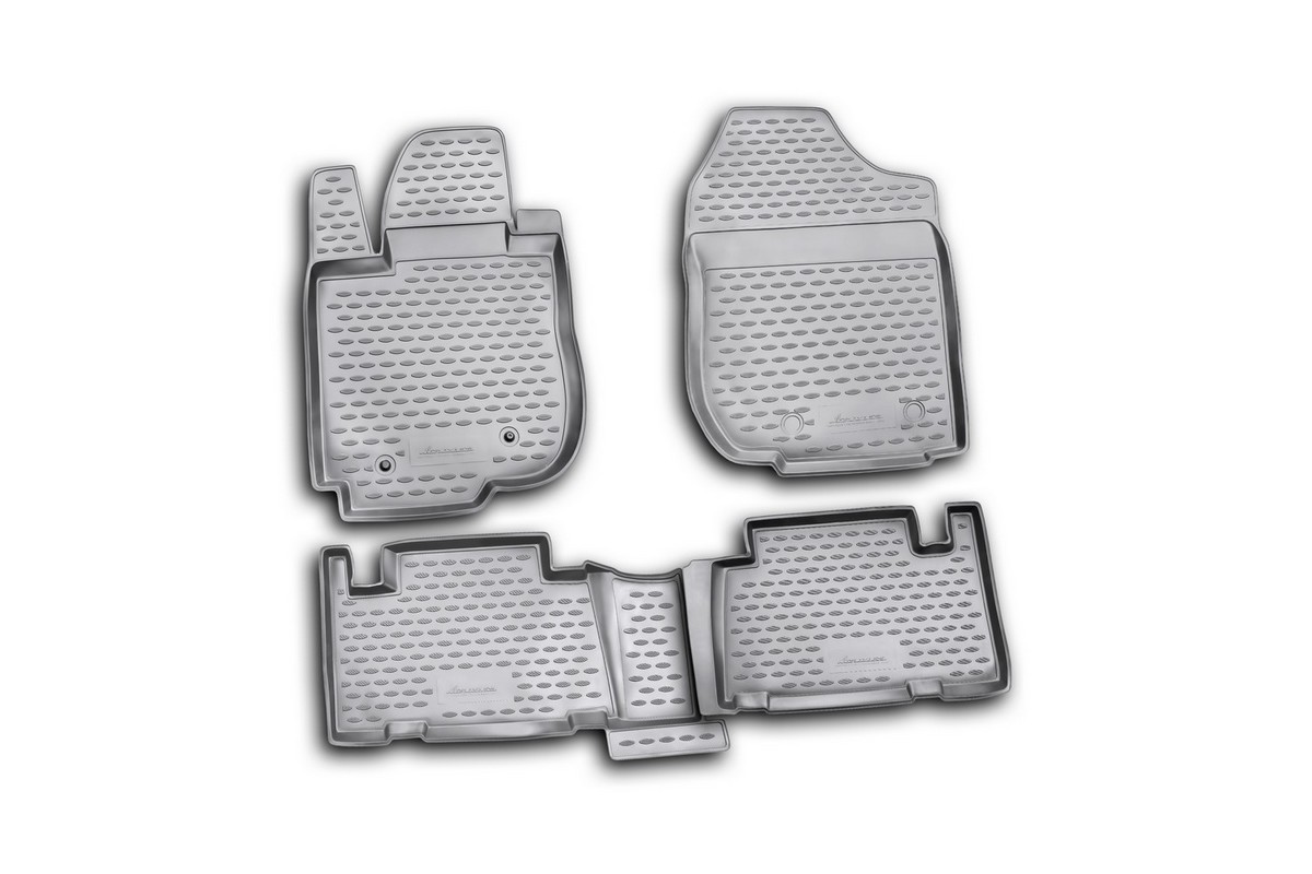 Коврики в салон автомобиля Novline-Autofamily для Toyota RAV4, 2010 -, 4 штNLC.48.46.210k Коврики в салон автомобиля Novline-Autofamily для Toyota RAV4, 2010 -, 4 штNLC.48.46.210kКоврики Novline-Autofamily улучшат внешний вид салона автомобиля и надежно уберегут его от пыли, грязи и сырости, а значит, защитят кузов от коррозии. Полиуретановые коврики гладкие, приятные и не пропускает влагу. Полиуретановые автомобильные коврики произведены из высококачественного материала, который держит форму и не пачкает обувь. Коврики надежно крепятся на полу и не скользят, что очень важно во время движения, особенно для водителя. Изделия из полиуретана надежно удерживают грязь и влагу, при этом всегда выглядят довольно опрятно. И чистятся они очень просто: как при помощи автомобильного пылесоса, так и различными моющими средствами.