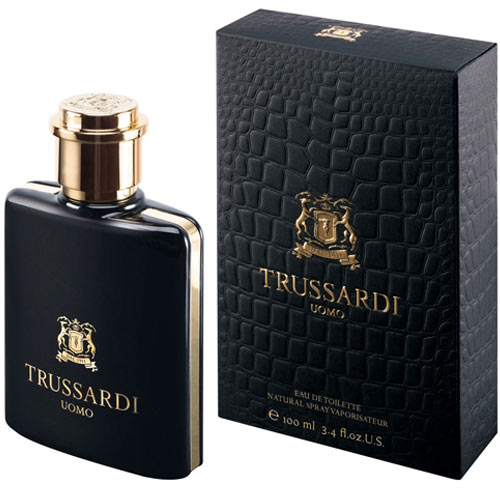 Trussardi Uomo Men Туалетная вода, 50 мл11465 Trussardi Uomo Men Туалетная вода, 50 мл11465Оригинальная мужская композиция Uomo от дома моды Trussardi была выпущена в 1983 году. Ее автором стала Beatrice Piquet.Главная роль в великолепном кожаном парфюме отведена отлично выделанной горячей коже, смягченной душистыми медовыми мотивами. Благодаря обилию пряных трав стартует аромат немного резко, одеколонисто, но быстро успокаивается в объятьях тмина и дубового мха. Чудесные переливы специй завораживают сложной игрой оттенков. Особую глубину композиции придают чувственные альдегиды, чтобы в итоге застыть чудесной сладковато-дымной кожей.Композиция: можжевеловые ягоды, лаванда, тмин, альдегиды, базилик, бергамот, майоран, белый кедр, мед, роза, ирис, корица, ветивер, гвоздика, бобы тонка, мускус, лабданум, дубовый мох, кожа, пачули.Товар сертифицирован.