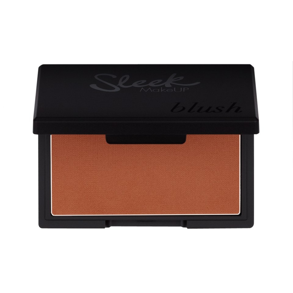 SLEEK MAKEUP Румяна BLUSH Sahara 934, 8гр50390663 SLEEK MAKEUP Румяна BLUSH Sahara 934, 8гр50390663Эти румяна не только освежат, но и выделят ваши щечки. Румяна очень стойкие и имеют шелковую текстуру. Для наилучшего результата стоит наносить небольшой кистью для румян или пудры. Обязательно стряхивайте излишки продукта с кисточки что бы не поставить пятно на лице, так как румяна очень пигментированные.
