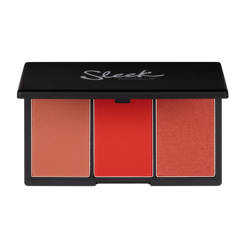 SLEEK MAKEUP Румяна в палетке BLUSH BY 3 Flame 365, 20гр96040591 SLEEK MAKEUP Румяна в палетке BLUSH BY 3 Flame 365, 20гр96040591Инновационные палетки Blush by 3 объединяют в себе сразу три гармонично подобранных оттенка румян с разными текстурами и финишами, которые легко наносятся и прекрасно сочетаются с любым оттенком кожи.