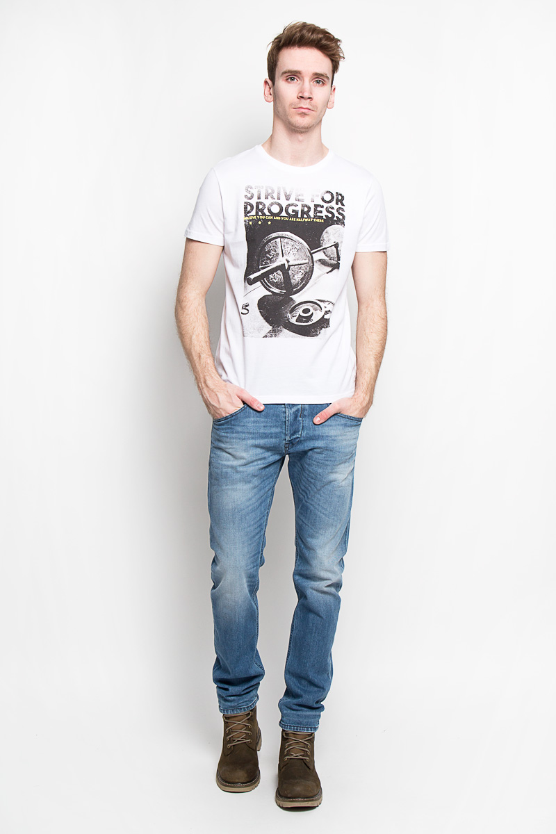 Футболка мужская Sela, цвет: белый. Ts-211/1001-6192. Размер M (48)Ts-211/1001-6192 Футболка мужская Sela, цвет: белый. Ts-211/1001-6192. Размер M (48)Ts-211/1001-6192Стильная мужская футболка Sela - идеальное решение для повседневной носки. Эта практичная, приятная на ощупь модель, выполненная из полиэстера с хлопком, прекрасно пропускает воздух, она позволит вам чувствовать себя уверенно и легко.Модель с короткими рукавами и круглым вырезом горловины - идеальный вариант для создания образа в стиле Casual. Футболка оформлена оригинальным принтом с изображением штанги и надписью на английском языке. Такая модель подарит вам комфорт в течение всего дня и послужит замечательным дополнением к вашему гардеробу.