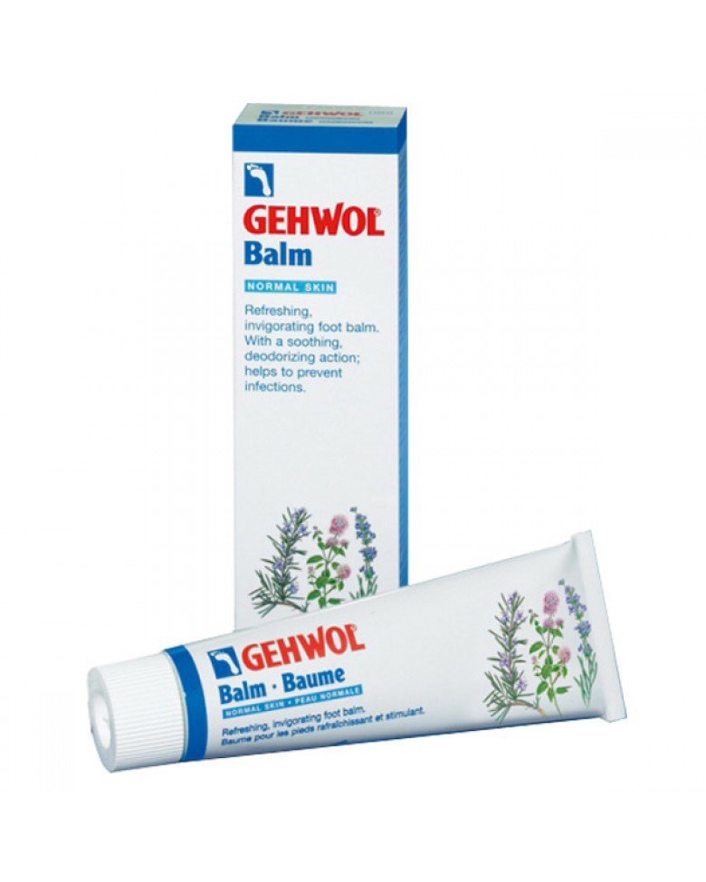 Gehwol Balm Normal Skin - Тонизирующий бальзам Жожоба для нормальной кожи ног 75 мл1*24205 Gehwol Balm Normal Skin - Тонизирующий бальзам Жожоба для нормальной кожи ног 75 мл1*24205Тонизирующий бальзам Жожоба для нормальной кожи Геволь (Gehwol Balm Normal Skin) заботится, ухаживает, дезодорирует и предотвращает грибковые заболевания стоп . Охлаждающий ментол и натуральные эфирные масла, получаемые из розмарина и ромашки освежают и оживляют. Сразу же исчезает жжение в ногах и проходят ощущения усталости. Натруженные, гудящие ноги сразу оживают.Защищающие противомикробные ингредиенты на длительное время предотвращают появление неприятных запахов, дают действенную защиту от грибковых поражений стоп и поддерживают ноги в гигиеничном и свежем состоянии. Такие элементы, как масло жожоба и алоэ вера осуществляют уход за кожей для того, чтобы она стала гладкой и эластичной и повышают Вашу выносливость.Тонизирующий бальзам Жожоба быстро и на долгое время доставляет Вашим ногам приятное ощущение хорошо ухоженной кожи. Проверено по дерматологическим показателям. Благоприятно применение при заболевании диабетом.Активные компоненты: масло жожоба, ментол, эфирные масла розмарина и лаванды, гель алое-вера.Назначение:Обладает сильным освежающим и оживляющим действием, избавляет от ощущения тяжести в ногах.Ухаживает за кожей, делая ее гладкой, мягкой и устойчивой к нагрузкам.Обладает противогрибковым действием.