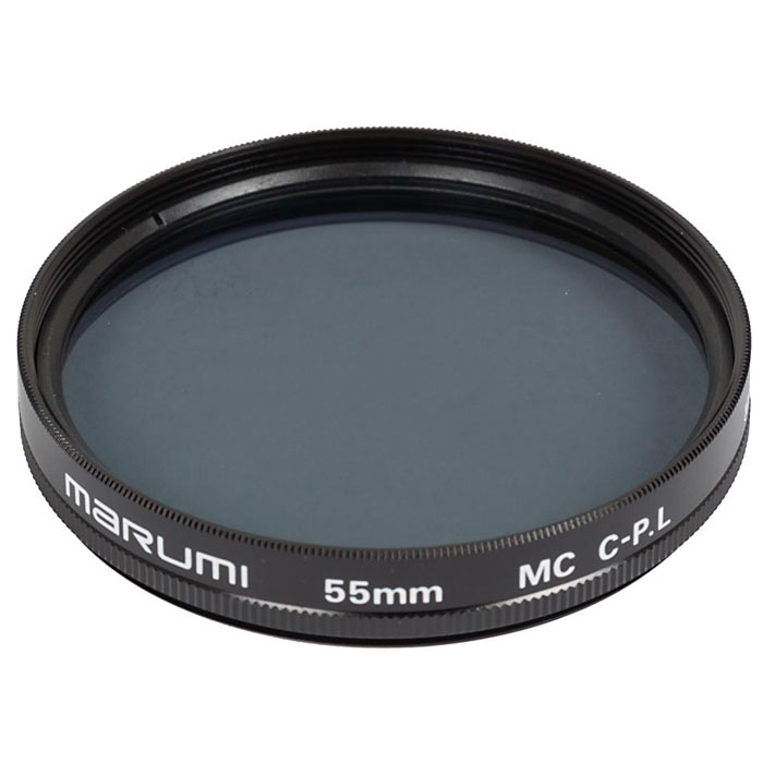 Marumi MC-Circular PL поляризационный светофильтр (55 мм)1601002813 Marumi MC-Circular PL поляризационный светофильтр (55 мм)1601002813Светофильтр Marumi Circular PL MC является одним из самых популярных фильтров. Это объясняется его универсальностью. Светофильтр Marumi Circular PL MC применяется для съемки пейзажей, архитектуры, лесных и водных массивов, водопадов и даже макросъемке.Светофильтр Marumi Circular PL MC преобразует поляризованный свет, образующийся в результате отражения от любых неметаллических поверхностей, при этом насыщая цвета и повышая контраст изображения не нарушая цветопередачу. Этот светофильтр поможет сделать более темным цвет неба, выделив при этом белоснежные облака, устранить нежелательные отражения и блики с поверхности воды делая ее более проработанной. Marumi Circular PL MC также увеличивает контрастность пейзажа при наличии атмосферной дымки.Светофильтр имеет многослойное просветляющее покрытие, препятствующее отражению светового потока от поверхности светофильтра и улучшающее общее светопропускание оптической системы. Не следует забывать, что использование любого поляризационного светофильтра требует увеличения экспозиции в 2 раза. Весь цикл производства светофильтров Marumi осуществляется в Японии.