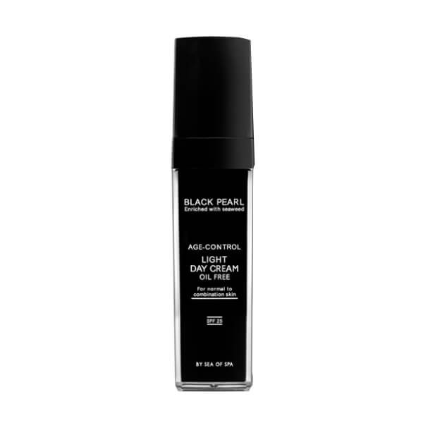 Sea of Spa Крем легкий увлажняющий с обезжиренной формулой SPF 25 (для комбинированной кожи), 50 мл6004 Sea of Spa Крем легкий увлажняющий с обезжиренной формулой SPF 25 (для комбинированной кожи), 50 мл6004Входящие в тщательно продуманный состав дневного крема витамины и экстракты водорослей защитят кожу от образования в ее структуре свободных радикалов, вызывающих преждевременное старение, сок алоэ глубоко увлажнит, успокоит и вернет свежесть коже лица. Легкий крем, благодаря наличию SPF 25, защитит нежную кожу лица от воздействия солнечных лучей и образования пигментных пятен. Порошок морского жемчуга возвращает однородность текстуры кожи и улучшает ее тон. Крем прекрасно подходит для такого сложного типа кожи, как комбинированная, так как одновременно интенсивно увлажняет и матирует ее, не забивая в процессе применения поры. Регулярное применение средства вернет коже эластичность, наполнит ее влагой, разгладит образовавшиеся морщинки и предупредит появление новых.