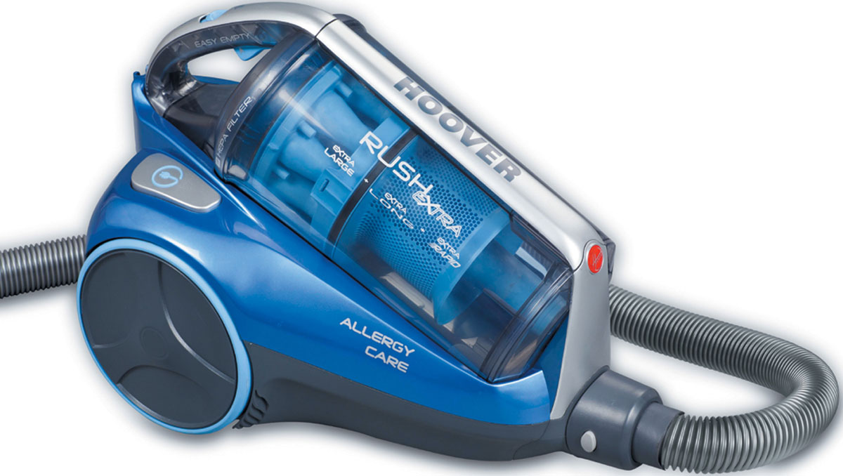 Hoover TRE1420 Rush Extra пылесосTRE1420 Hoover TRE1420 Rush Extra пылесосTRE1420Hoover TRE1420 Rush Extra - мощный пылесос без мешка для сбора пыли. Он создан с использованием инновационной технологии Airvolution, позволяющей работать длительное время с постоянной высокой мощностью всасывания даже при заполненном контейнере.Увеличенный на 66% контейнер позволяет собирать больше мусора, не требуя частой очистки. Всего 2 секунды требуется для очистки контейнера одной рукой: потянуть задвижку, чтобы освободить контейнер, и нажать клавишу, чтобы открыть крышку.Телескопическая труба Hoover TRE1420 Rush Extra оборудована кнопками регулировки мощности всасывания, что делает использование пылесоса еще более практичным. Мультициклонный фильтр Airvolution можно очистить одним движением. Выходной моющийся микрофильтр с антисептическим покрытием выполнен по технологии BACTIZERO.