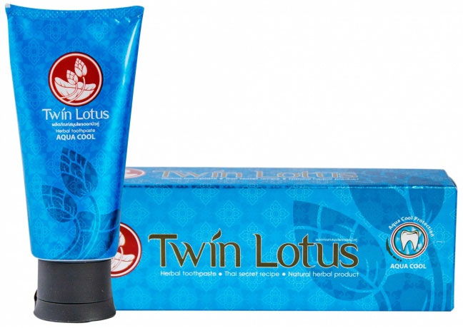 Twin Lotus Зубная паста Premium Blue (свежесть дыхания 24 часа) 25 гр.1213 Twin Lotus Зубная паста Premium Blue (свежесть дыхания 24 часа) 25 гр.1213Растительные зубные пасты Twin Lotus содержат более 96% натуральных ингредиентов, в подтверждение этого – темный цвет пасты, достигнутый благодаря смешиванию разных трав и процессу изготовления с использованием современного оборудования.