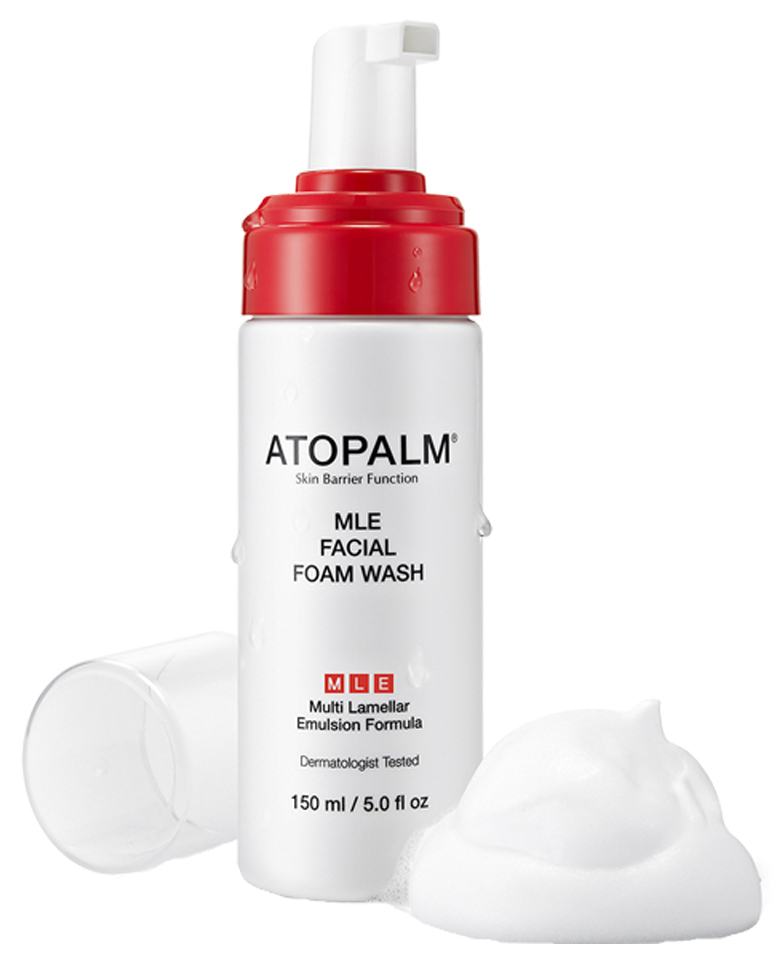 Atopalm Пенка для умывания, 150 мл8809048412606 Atopalm Пенка для умывания, 150 мл8809048412606Инновационная запатентованная формула МЛЕ (многослойная эмульсия) с псевдодермальным липидным комплексом, повторяющим строение липидных слоев кожи, направлена на восстановление и усиление её барьерной функции.Свойства:бережно очищает кожу, придавая чистоту и свежесть;поддерживает оптимальный уровень увлажненности; обладает антибактериальным свойством; снимает раздражение и покраснение; подходит для чувствительной кожи.