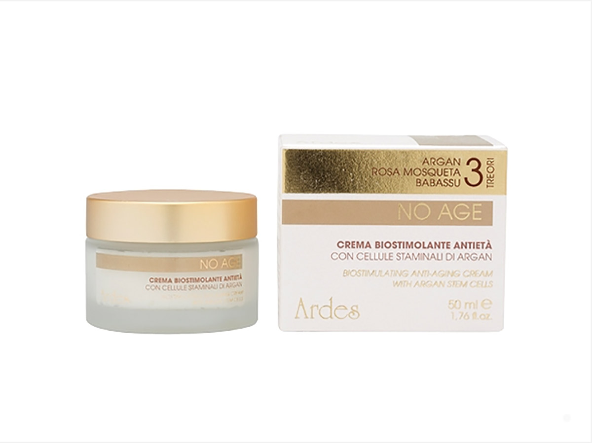 Ardes Биостимулирующий анти-возрастной крем для лица, 50 мл. No Age crema biostimolante antieta. TREORITRE1561050 Ardes Биостимулирующий анти-возрастной крем для лица, 50 мл. No Age crema biostimolante antieta. TREORITRE1561050Интенсивное лечение и уход, который уплотняет и трансформирует кожу, питает. TREORI - 3 золота -присутствует высокая концентрация бесценного экстракта стволовых клеток Арганы, масло шиповника, масло Бабасу. Формула включает в себя: активные смягчающие вещества, увлажнители, которые повышают эластичность и обогащают витамином Е, защищают кожу от окислительного стресса. Богатая и насыщенная текстура, делает продукт идеальным для ухода за сухой кожей. Не оставляет жирности