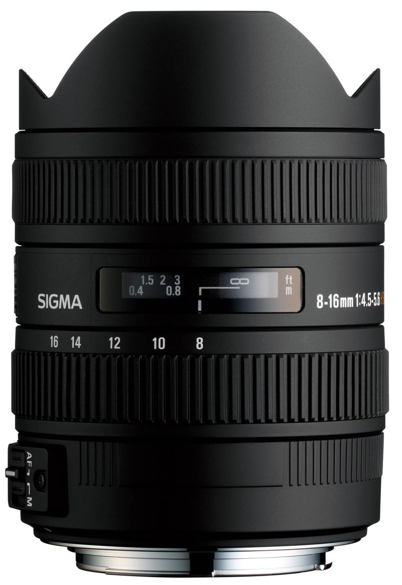Sigma AF 8-16mm f/4.5-5.6 DC HSM объектив для Nikon F203955 Sigma AF 8-16mm f/4.5-5.6 DC HSM объектив для Nikon F203955Sigma AF 8-16mm f/4.5-5.6 DC HSM - объектив с минимальным фокусным расстоянием 8 мм, созданный специально для неполнокадровых цифровых зеркальных камер. Модель имеет огромное поле зрения, что, вкупе с его способностью усиливать перспективу, открывает фотографу невероятные творческие возможности. С учетом кроп-фактора диапазон фокусных расстояний объектива охватывает уникальные широкоугольные значения 12 – 24 мм в 35-мм эквиваленте.Объектив формирует круг изображения, в точности соответствующий площади сенсора формата APS-C. Уменьшение круга изображения позволило сделать объектив сравнительно легким и компактным для своих характеристик, благодаря чему Sigma AF 8-16mm f/4.5-5.6 DC HSM сможет с удобством отправиться со своим владельцем в любую поездку или путешествие. А надежная и прочная конструкция объектива (его корпус выполнен по преимуществу из металла) позволит ему с успехом преодолеть все трудности.Стекло FLD обеспечивает минимальный возможный на сегодняшний день уровень дисперсии и максимально высокое светопропускание, а также высокую аномальную дисперсию. Благодаря своим параметрам элементы из такого материала максимально эффективно исправляют хроматическую аберрацию, в том числе аберрацию во вторичном спектре, которую практически невозможно устранить посредством других линз. Кроме того оптическая схема объектива включает три асферические линзы (две литые и одну гибридную), которые обеспечивают коррекцию дисторсии и астигматизма.Автофокусировка осуществляется при помощи ультразвукового привода HSM. Это делает процесс наведения резкости точным, быстрым и практически бесшумным. При необходимости, пользователь прямо в режиме автофокуса может вручную подправить установленную автоматически резкость. Благодаря системе внутренней фокусировки, общая длина объектива в процессе съемки не изменяется, что увеличивает удобство эксплуатации.