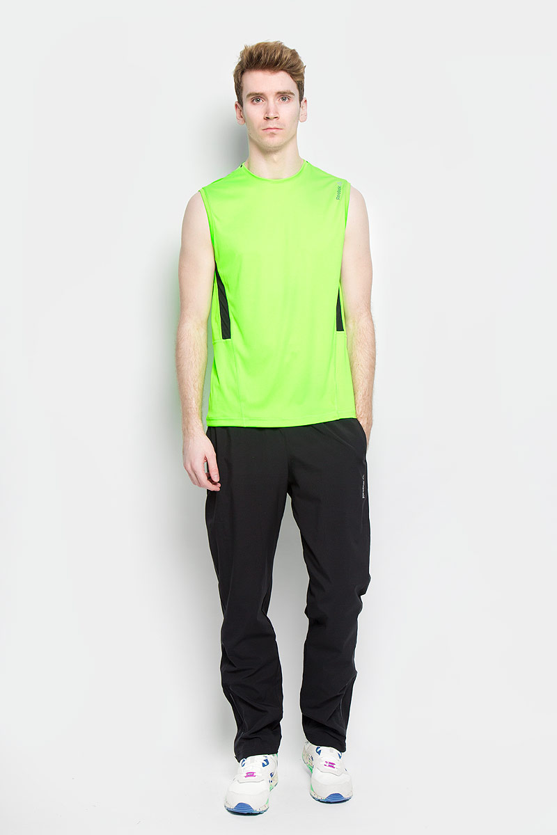 Майка мужская Reebok Wor SL Tech Top, цвет: неоновый салатовый. AJ2883. Размер M (48/50)AJ2883 Майка мужская Reebok Wor SL Tech Top, цвет: неоновый салатовый. AJ2883. Размер M (48/50)AJ2883Стильная мужская майка Reebok Wor SL Tech Top обеспечивает наибольший комфорт и свободу движений во время занятий спортом и в повседневной жизни. Сочетающая в себе классический крой и удобную круглую горловину, она подарит вам удобство и комфорт. Майка выполнена из высококачественного материала и декорирована термоаппликацией в виде логотипа бренда. Технология Speedwick отводит влагу с поверхности тела, оставляя ощущение сухости и комфорта. Сетчатые вставки спереди и сзади для вентиляции.Такая майка послужит замечательным дополнением к вашему гардеробу.