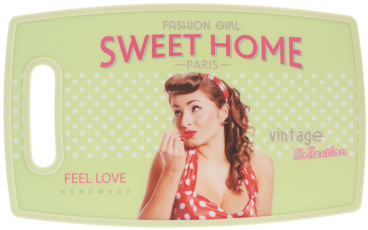 Доска разделочная Mayer & Boch Sweet Home, 37 х 23 см24763 Доска разделочная Mayer & Boch Sweet Home, 37 х 23 см24763Разделочная доска Mayer & Boch Sweet Home, выполненная из высококачественного пластика, станет незаменимым аксессуаром на вашей кухне. Одна сторона доски декорирована изображением девушки в стиле Pin-Up, другая сторона белого цвета. Антибактериальное покрытие защищает от плесени, грибков и неприятных запахов. Изделие отлично подходит для приготовления и измельчения пищи, а также для сервировки стола. Такая доска прекрасно впишется в интерьер любой кухни и прослужит вам долгие годы.