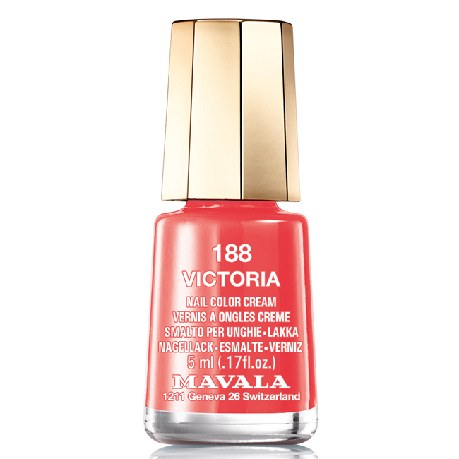 Mavala Лак для ногтей Виктория/Victoria , Тон 188, 5 мл08-1210 Mavala Лак для ногтей Виктория/Victoria , Тон 188, 5 мл08-1210Лаки для ногтей Mavala представлены классическими и ультрамодными оттенками. Они пропускают воздух даже через 3-4 слоя, давая возможность ногтям дышать. Специально разработанный состав лаков позволяет им оставаться свежими и насыщенными долгое время. Лаки не содержат толуол, формальдегид, камфору, дибутил фталат, канифоль и добавленный никель.