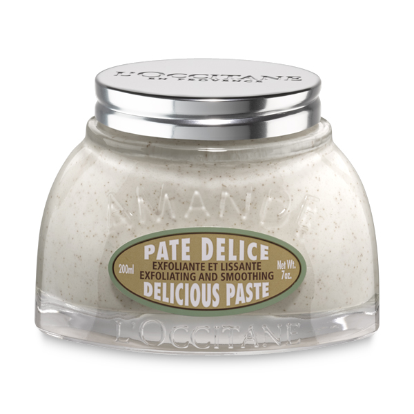 LOccitane Паста-скраб для тела Миндальная ALMOND, 200 мл287262 LOccitane Паста-скраб для тела Миндальная ALMOND, 200 мл287262Толченая ореховая скорлупа и сахар великолепно избавляют кожу от омертвевших клеток, миндальное масло смягчает и питает во время процедуры. Кожа после использования скраба становится значительно более восприимчивой к действию дальнейшего ухода. Паста оставляет на коже нежную шелковистую дымку с ароматом свежего миндаля.