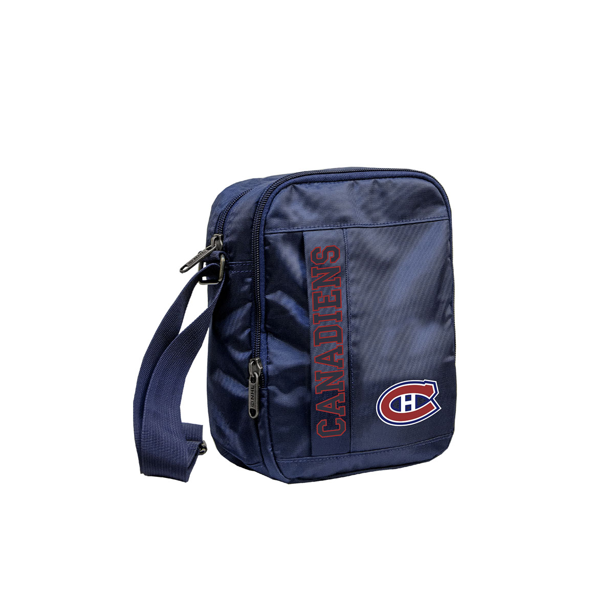 Сумка на плечо Atributika & ClubNHL Canadiens, цвет: синий, 4 л. 5803758037 Сумка на плечо Atributika & ClubNHL Canadiens, цвет: синий, 4 л. 5803758037Сумка на плечо Atributika & Club изготовлена из 100% полиэстера. Модель имеет одно основное отделение, которое закрывается на застежку-молнию. Спереди расположен большой накладной карман на молнии. Ремень для носки через плечо регулируется по длине. Модель украшена оригинальной вышивкой.