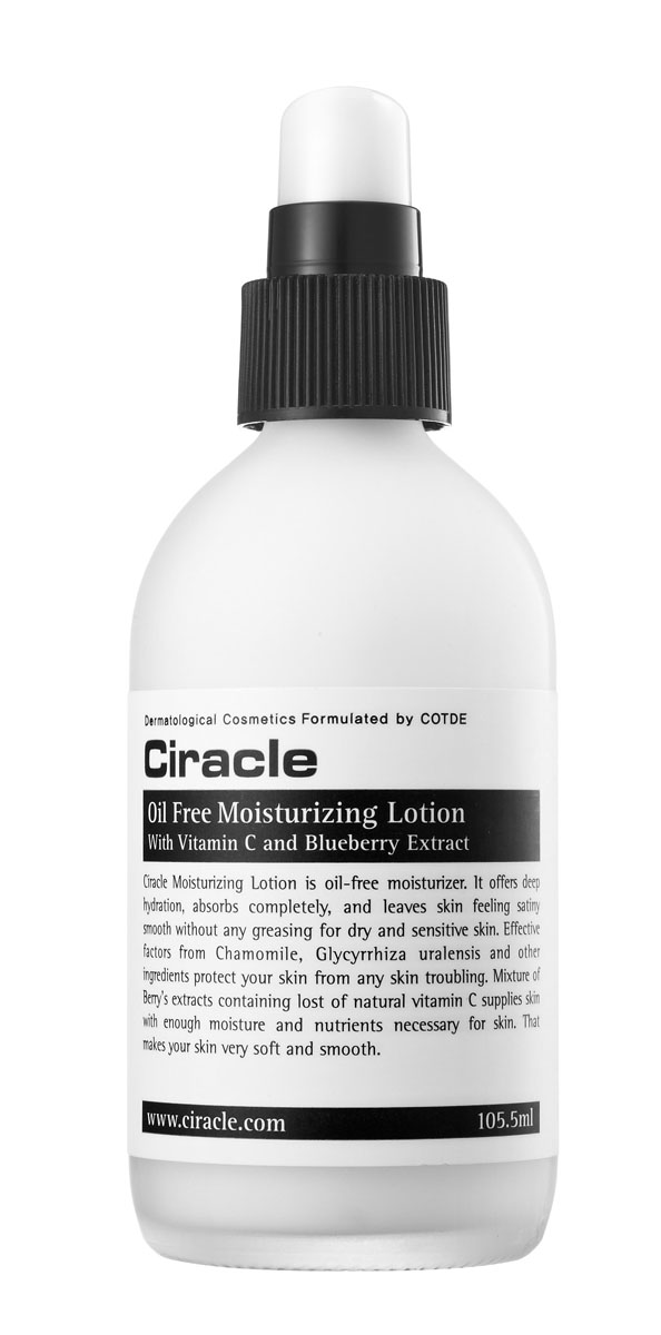 Ciracle увлажняющий лосьон для ухода за жирной кожей, 105 мл8809046293566 Ciracle увлажняющий лосьон для ухода за жирной кожей, 105 мл8809046293566Лосьон не содержит жиров и является прекрасным средством для чувствительной обезвоженной кожи, склонной к выработке излишнего кожного сала и появлению воспалений.Экстракты ягод (малина, черника, клюква, клубника) обладают антиоксидантным эффектом и борются с первыми признаками старения кожи лица.Экстракт ромашки и аллантоин смягчают и успокаивают кожу.Экстракт корня солодки снимает покраснения и обладает заживляющим действием.Экстракт гамамелиса сужает поры и препятствует излишней выработке кожного сала.