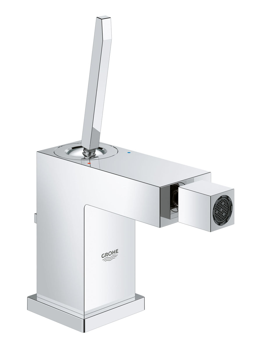 Смеситель для биде Grohe Eurocube Joy, с донным клапаном23664000 Смеситель для биде Grohe Eurocube Joy, с донным клапаном23664000Однорычажный смеситель для биде Grohe Eurocube Joy идеально подойдет для тех, кто любит сдержанный и современный дизайн ванной комнаты. Этот смеситель также содержит в себе уникальные технологии Grohe. Многослойное, устойчивое к царапинам хромовое покрытие StarLight® сохранит свой блеск на долгие годы. Новая технология FeatherControl для картриджей смесителей с джойстиком создает плавную и без усилий возможность управления рычагом. Это означает, что вы можете точно контролировать расход и температуру воды только легким касанием вашего пальца! Монтаж осуществляется очень быстро с инновационной системой QuickFix® Plus, которая сокращает время монтажа до 50%. Этот впечатляющий смеситель имеет донный клапан и прекрасно дополняет другие продукты в коллекции, такие как однорычажный смеситель для ванны Eurocube Joy.Диаметр керамического картриджа: 28 мм.Рекомендованное минимальное давление: 1 бар
