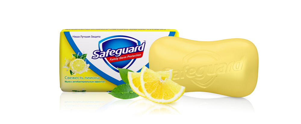 Safeguard Антибактериальное мыло Лимонное, 90 гSG-81495649 Safeguard Антибактериальное мыло Лимонное, 90 гSG-81495649Мыло Safeguard на 100% рекомендовано специалистами по всему миру! Антибактериальное мыло Safeguard Лимонное уничтожает до 99,9% всех известных болезнетворных бактерий и ухаживает за кожей рук:• поверхностно активные вещества эффективно удаляют все виды микробов в момент смывания• антибактериальный комплекс обеспечивает защиту от самых опасных граммоположительных бактерии (Стрептококк, Стафилококк) до 12 часов после смывания• смягчающие компоненты оказывают успокаивающее воздействие на кожу рук, и ваши руки сияют здоровьемЭто мыло - просто находка! Отличная защита от микробов, не вызывает раздражения, пользуемся всей семьей