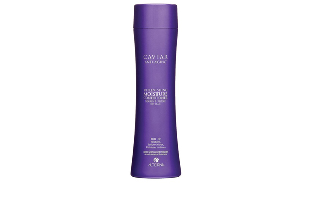 Alterna Увлажняющий кондиционер c морским шелком Caviar Anti-Aging Replenishing Moisture Conditioner - 250 мл60615 Alterna Увлажняющий кондиционер c морским шелком Caviar Anti-Aging Replenishing Moisture Conditioner - 250 мл60615Увлажняющий кондиционер Alterna Caviar Anti-Aging Replenishing Volume возрождает способность волос бороться с видимыми признаками старения волос. Насыщенный коктейль липидов обеспечивает длительное увлажнение волос, способствует удержанию влаги и нормализует ее баланс, питает волосяной стержень. Основные компоненты способствуют запечатыванию в волосах активных ключевых ингредиентов и усиливают их действие. Защищает волосы от ежедневного стресса и последующего их повреждения от воздействия окружающей среды.Результат: Придает волосам мягкость и шелковистость. Защищает цвет волос от вымывания и способствует сохранению насыщенности оттенка. Обеспечивает защиту от ультрафиолетовых лучей. Придает волосам термозащитные свойства. Подходит для ежедневного применения.