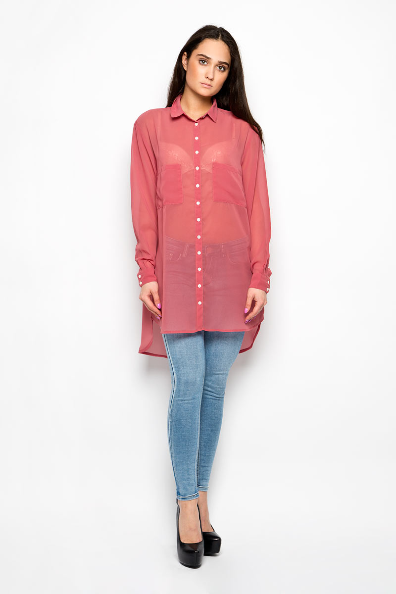 Блузка женская Glamorous, цвет: брусничный. KA4813. Размер XS (42)KA4813_Dusty Pink Блузка женская Glamorous, цвет: брусничный. KA4813. Размер XS (42)KA4813_Dusty PinkЖенская блузка Glamorous, выполненная из полиэстера, прекрасно дополнит ваш образ. Материал изделия полупрозрачный, очень легкий, приятный на ощупь, не сковывает движения и хорошо вентилируется.Блузка с отложным воротником и длинными рукавами спереди застегивается на пуговицы по всей длине. Манжеты также имеют застежки-пуговицы. На груди изделие дополнено двумя накладными карманами. Спинка модели удлинена. Такая блузка будет дарить вам комфорт в течение всего дня и станет стильным дополнением к вашему гардеробу.