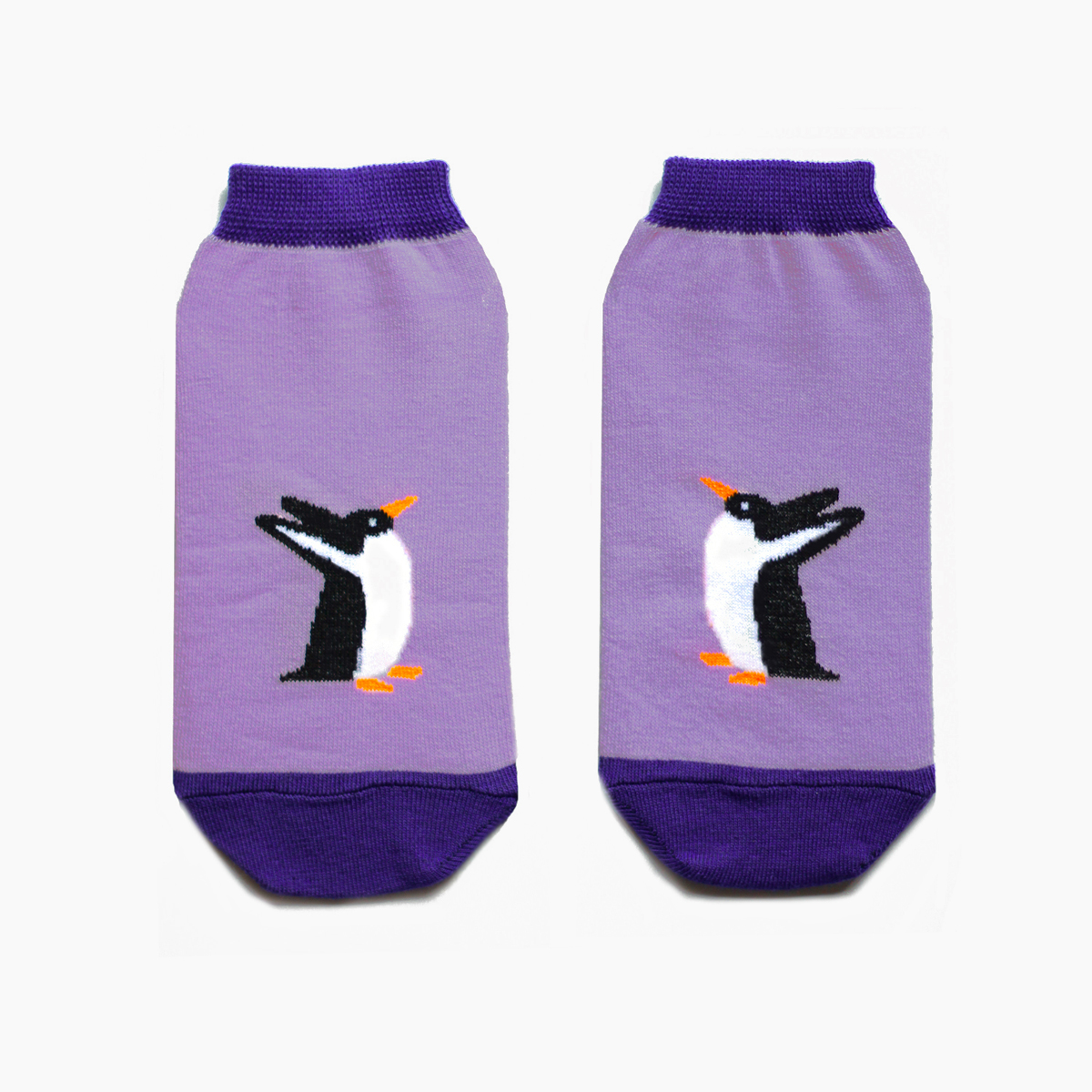 Носки женские Big Bang Socks, цвет: сиреневый, фиолетовый. ca1722. Размер 35/39ca1722 Носки женские Big Bang Socks, цвет: сиреневый, фиолетовый. ca1722. Размер 35/39ca1722Укороченные женские носки Big Bang Socks изготовлены из высококачественного хлопка с добавлением полиамидных и эластановых волокон, которые обеспечивают великолепную посадку. Носки отличаются ярким стильным дизайном, они оформлены изображением пингвинов. Удобная резинка идеально облегает ногу и не пережимает сосуды, а усиленные пятка и мысок повышают износоустойчивость носка. Дизайнерские носки Big Bang Socks - яркая деталь в вашем образе и оригинальный подарок для друзей и близких.