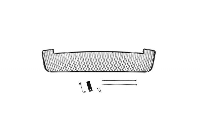 Сетка на бампер внешняя Novline-Autofamily, для NISSAN Almera, 2013-01-390613-15B Сетка на бампер внешняя Novline-Autofamily, для NISSAN Almera, 2013-01-390613-15BВнешняя защитная сетка Novline-Autofamily радиатора полностью повторяет геометрию решетки бампера и гармонично вписывается в общий стиль автомобиля. Сетка для защиты радиатора изготовлена из антикоррозионного материала, что гарантирует отсутствие ржавчины в процессе эксплуатации. Простая установка делает этот продукт необыкновенно удобным. В отличие от универсальных сеток, для установки которых требуется снятие бампера, то есть наличие специализированных навыков и дополнительного оборудования (подъемник и так далее), для установки этого продукта понадобится 20 минут времени и отвертка.