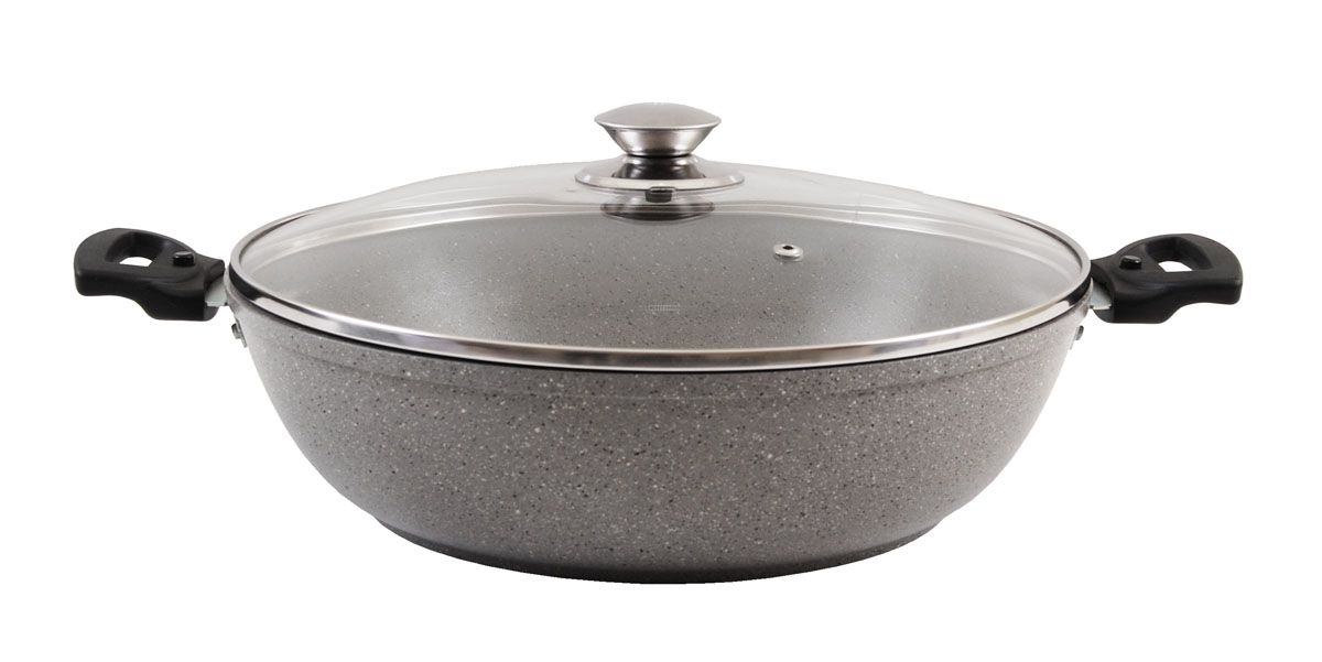 Сотейник Kukmara с крышкой, с мраморным покрытием. Диаметр 30 см. смс308асмс308а Сотейник Kukmara с крышкой, с мраморным покрытием. Диаметр 30 см. смс308асмс308аСотейник Kukmara изготовлен из литого алюминия с антипригарным покрытием. Инновационное антипригарное мраморное покрытие разработано в соответствии с европейскими стандартами безопасности и экологии. В состав покрытия входят частицы каменной пудры, которые обеспечивают исключительную прочность и твердость покрытия. С данным сотейником у вас появится возможность приготовления вкусной и здоровой пищи без добавления масла, как на раскаленных камнях, пища не пригорает. Изделие оснащено двумя съемными ручками. Крышка из термостойкого стекла позволяет следить за процессом приготовления, не открывая крышки. Специальное отверстие для выхода пара позволяет готовить с закрытой крышкой, предотвращая выкипание.Подходит для использования на всех типах плит, кроме индукционных.Диаметр: 30 см.Высота стенки: 8,5 см.Ширина (с учетом ручек): 43 см.