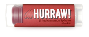 Hurraw! Бальзам для губ Tinted Cinnamon Lip Balm, 4,3 г005199 Hurraw! Бальзам для губ Tinted Cinnamon Lip Balm, 4,3 г005199Бальзамы для губ Hurraw! производятся в США на небольшом домашнем производстве.Идея создателей бренда заключалась в том, чтобы разработать поистине идеальный бальзам для губ: натуральный, вегетарианский, произведенный из органических ингредиентов высочайшего качества и не содержащий вредных веществ и искусственных компонентов.Все бальзамы Hurraw! производятся из чистого органического масла, которое добывается путем холодного отжима, что позволяет всем веществам сохранять свои полезные свойства.Помимо этого, приятно знать, что продукция марки Hurraw! не содержит ингредиентов животного происхождения и никогда не тестируется на животных.А еще бальзамы разливаются по флакончикам вручную!