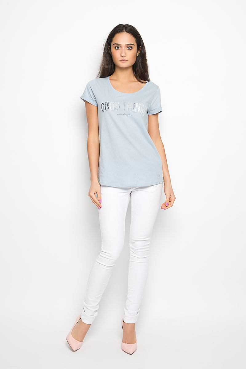 Футболка женская Tom Tailor Denim, цвет: голубой. 1034361.01.71_6848. Размер S (44)1034361.01.71_6848 Футболка женская Tom Tailor Denim, цвет: голубой. 1034361.01.71_6848. Размер S (44)1034361.01.71_6848Стильная женская футболка Tom Tailor Denim актуального фасона, выполненная из натурального хлопка, будет отлично на вас смотреться. Модель с круглым вырезом горловины и короткими рукавами оформлена оригинальными надписями. В нижней части футболки выполнена вышивка логотипа бренда. Классический покрой, лаконичный дизайн, безукоризненное качество. Идеальный вариант для тех, кто ценит комфорт и практичность.
