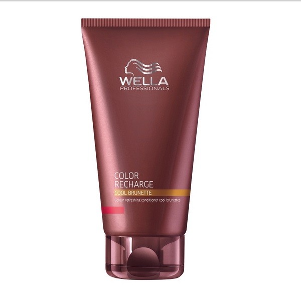 Wella Бальзам для освежения цвета Color Recharge холодных коричневых оттенков, 200 мл252724 Wella Бальзам для освежения цвета Color Recharge холодных коричневых оттенков, 200 мл252724Бальзам для освежения цвета холодных коричневых оттенков Color Recharge поможет вашим волосам выглядеть яркими и насыщенными. Состав средства обогащен целым комплексом активых ингредиентов, которые интенсивно питают волосы, делая их мягкими и блестящими. Специальные цветовые пигменты в составе бальзама помогают цвету оставаться насыщенным.