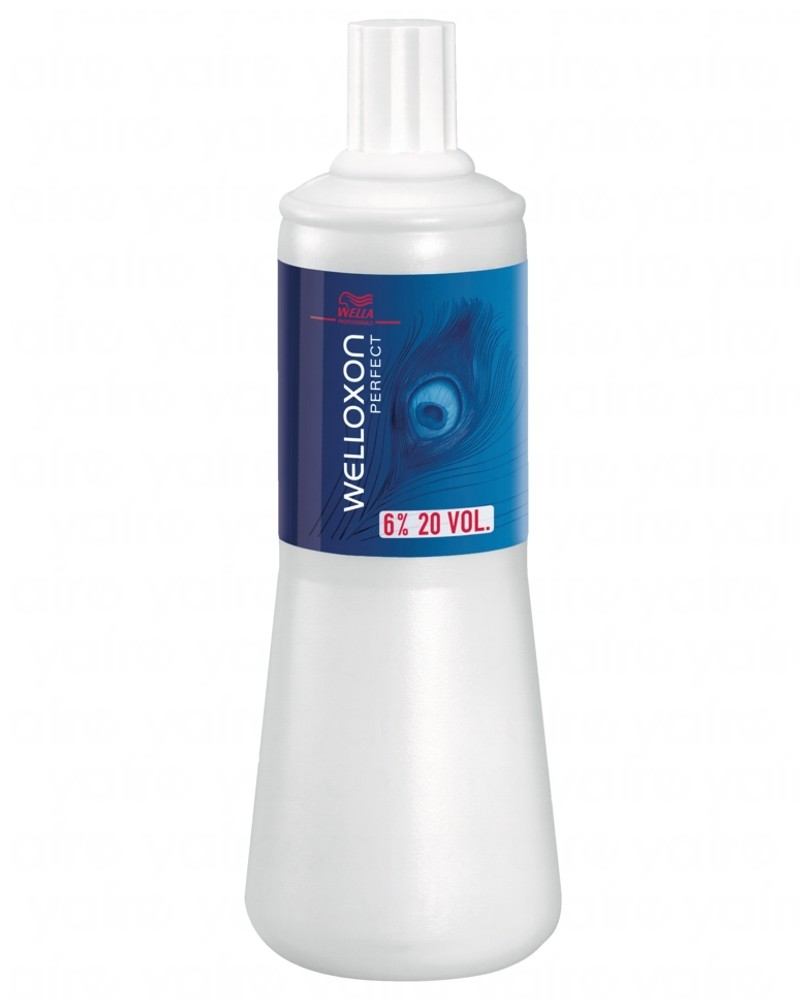Wella Окислитель Welloxon Perfect 6%, 1000 мл00700000/81066479/0607 Wella Окислитель Welloxon Perfect 6%, 1000 мл00700000/81066479/0607Окислитель WELLOXON PERFECT 6%Благодаря более кремообразной и вязкой консистенции Welloxon Perfect гарантирует лучшую смешиваемость и более косметический вид красящей массы. Красящие пигменты проникают в волосы там, где это необходимо, обеспечивая эффективный, точный и равномерный процесс окрашивания.Смешивание Welloxon Perfect и Blondor делает возможным осветление волос до семи ступеней и получение чистого светлого цвета. В зависимости от желаемой степени осветления рекомендуется использовать разные варианты Welloxon Perfect: 6%, 9% и 12%.