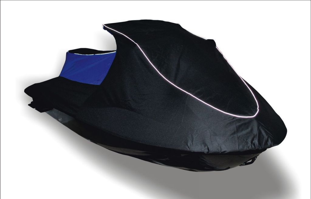 Чехол транспортировочный AG-brand, для гидроцикла Yamaha VX Standart 2014, универсальный, цвет: синий, голубойAG-YAM-WV-VXSt14-TC Чехол транспортировочный AG-brand, для гидроцикла Yamaha VX Standart 2014, универсальный, цвет: синий, голубойAG-YAM-WV-VXSt14-TCЧехол AG-brand изготовлен из высокопрочной плотной тентовой ткани с высоким показателем водоупорности. Не пропускает уличные пыль и грязь. Все швы изделия выполнены с двойным подгибом - гарантия прочности и бережного отношения к вашей технике. По нижней кромке чехла вшита плотная резинка, обеспечивающая надежную фиксацию на гидроцикле. Чехол имеет светоотражающий кант, клапана для выхода избыточного воздуха и молнию под заливную горловину бака.В комплект транспортировочного чехла входит прочная текстильная стропа для крепления техники в прицепе или специальном боксе для перевозки.