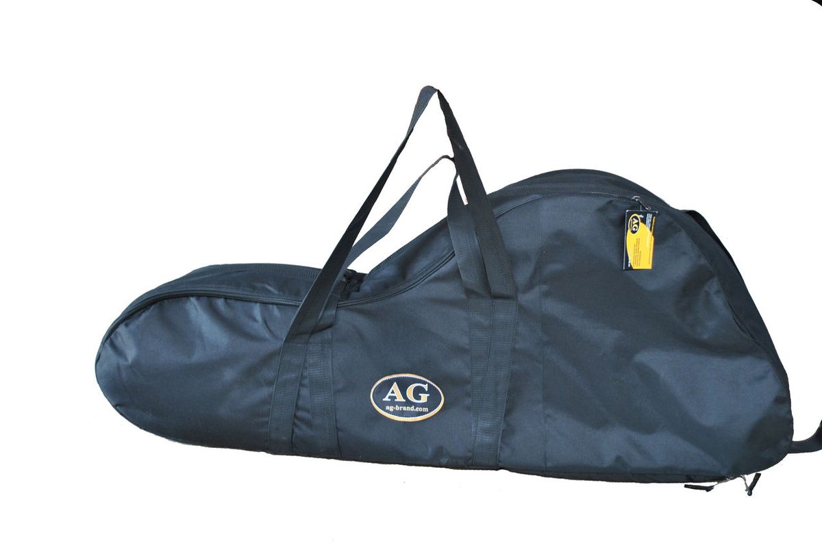Сумка для лодочного мотора AG-brand 4 т, 3,5 л.с., цвет: черныйAG-Uni-OM-N4T3-4T/3.5hp-600 Сумка для лодочного мотора AG-brand 4 т, 3,5 л.с., цвет: черныйAG-Uni-OM-N4T3-4T/3.5hp-600Переноска и хранение лодочного мотора. Сумка изготовлена из ткани плотностью 600den с влагоотталкивающей пропиткой.С внутренней стороны сумка выполнена из ткани с пвх покрытием и имеет антиударные вставки толщиной 8мм из вспененного наполнителя.Сумка на прочной двухзамковой молнии и имеет карман для документации и мелких деталей. Есть ручки для переноски мотора в руках и на плече. Также на сумке предусмотренныдополнительные ручки и мотор могут нести одновременно два человека.