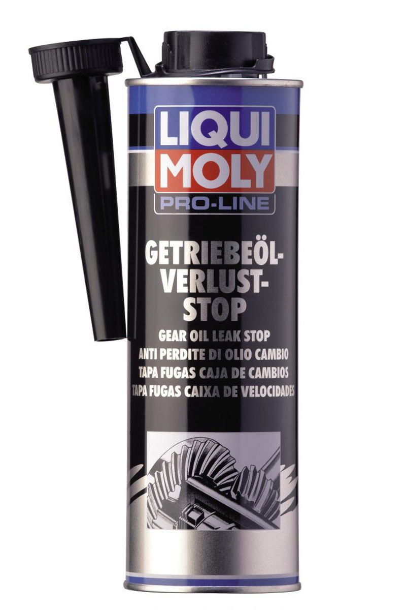 Средство для остановки течи трансмиссионного масла Liqui Moly Pro-Line Getriebeoil-Verlust-Stop, 0,5 л5199 Средство для остановки течи трансмиссионного масла Liqui Moly Pro-Line Getriebeoil-Verlust-Stop, 0,5 л5199Герметик Liqui Moly Pro-Line Getriebeoil-Verlust-Stop останавливает течь трансмиссионного масла из механической коробки передач, дифференциалов и раздаточных коробок. Работает посредством восстановления эластичности резиновых и пластиковых уплотнителей и сальников специальными компонентами на основе эфиров. Предотвращает загрязнение маслом окружающей среды. Защищает сцепление от замасливания, предупреждает недостаточный уровень смазки и, как следствие, повреждение агрегата в результате утечки масла. Оптимальная емкость для грузовых автомобилей.Особенности:Снижает потерю масла из-за потери эластичности сальников.Предотвращает появление масляных пятен и загрязнение окружающей среды.Предотвращает поломку трансмиссии благодаря предотвращению падения уровня масла до критически низкого.Повышает надежность смазывания и эксплуатации.Предотвращает замасливание сцепления из-за попадания трансмиссионного масла.Совместима со всеми трансмиссионными маслами.Удобно и надежно в применении.Основа: комбинация присадок.Товар сертифицирован.