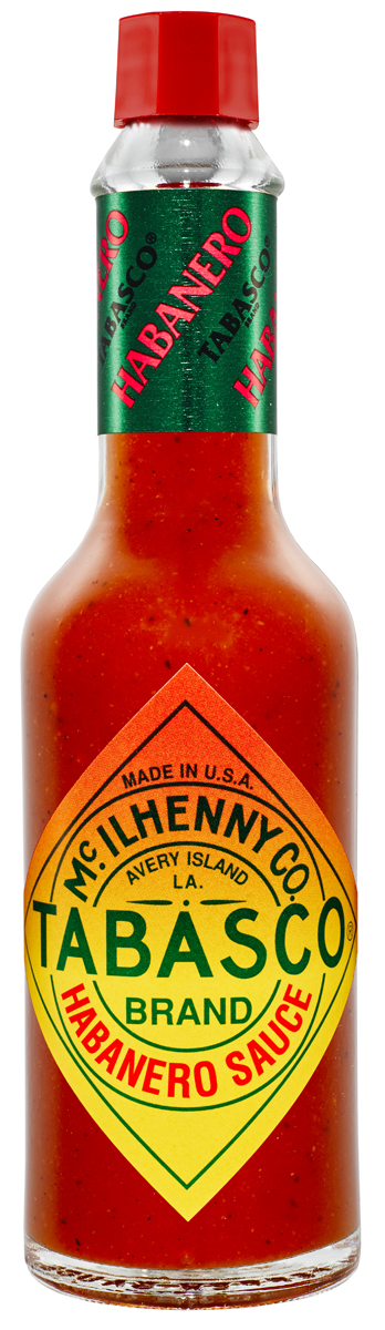 Tabasco Хабанеро соус, 60 мл6525 Tabasco Хабанеро соус, 60 мл6525Перечный соус Хабанеро - экзотически фруктовый, один из самых острых в мире перечных соусов. Он сочетает в себе экстра острые перцы хабанеро, манго, папайю, тамаринд, бананы. В результате получается огненно-фруктовый вкус, который добавит аромат Карибских островов любому блюду. Это идеальный соус для жареных цыплят, приготовления чили, соусов для гриля. Это еще и великолепный маринад, который привнесет горячий карибский вкус в любое приготовляемое блюдо. Однако надо быть осторожным при его использовании. Соус Хабанеро по шкале Сковилла имеет 7000-8000 баллов, что делает его самым острым из известных на сегодняшний день соусов, оставляющим все другие далеко позади. Добавлять рекомендуется по каплям.